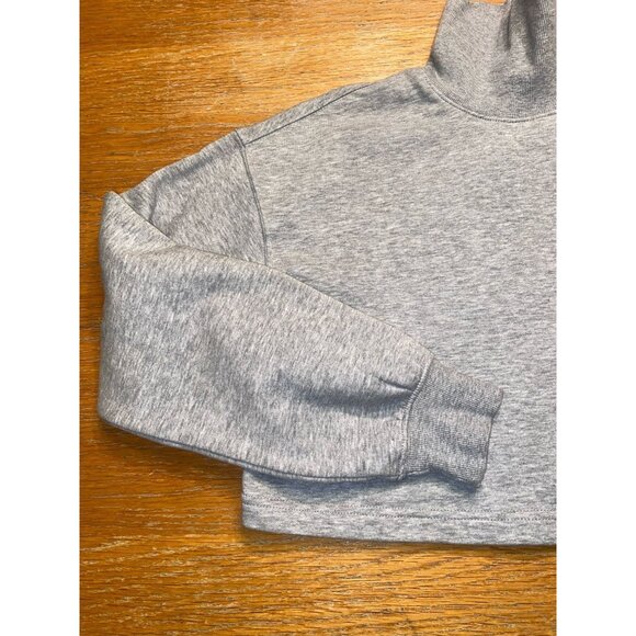 Gray Cropped Turtleneck Sweatshirt With Long Sleeves & Ribbed Cuffs - Picture 2 of 4
